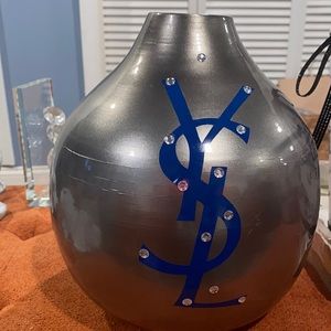 Handcrafted Printed Design-on Vase embellishment